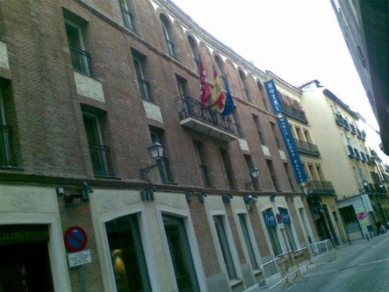 Eurostars Casa De La Lirica Hotell Madrid Eksteriør bilde
